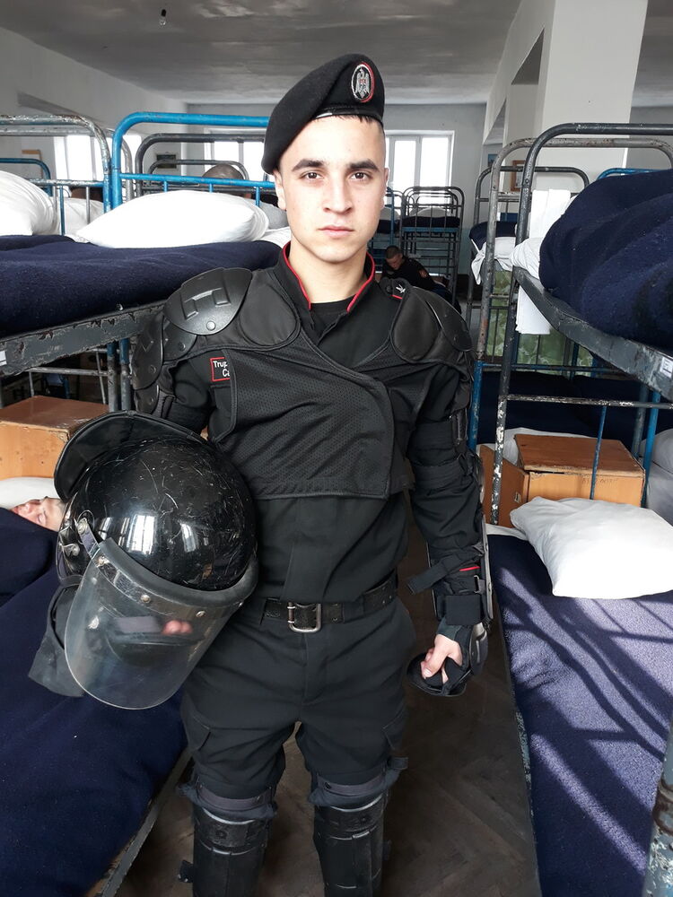  14674848  Victor, 28 ,    