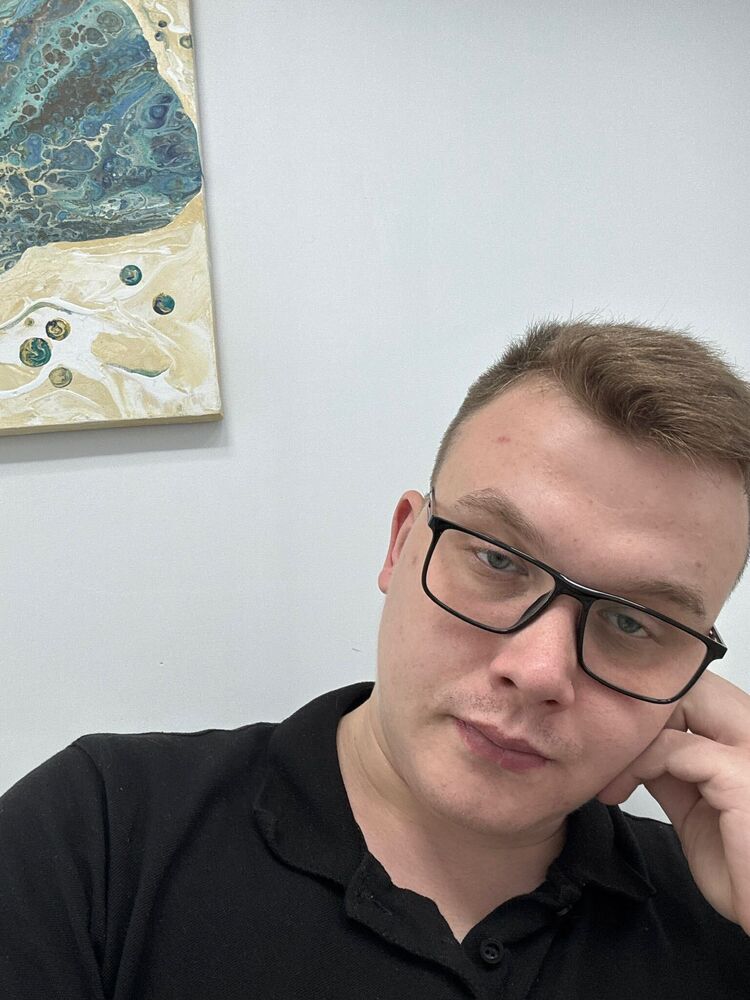  ,   Nik, 24 ,   ,   