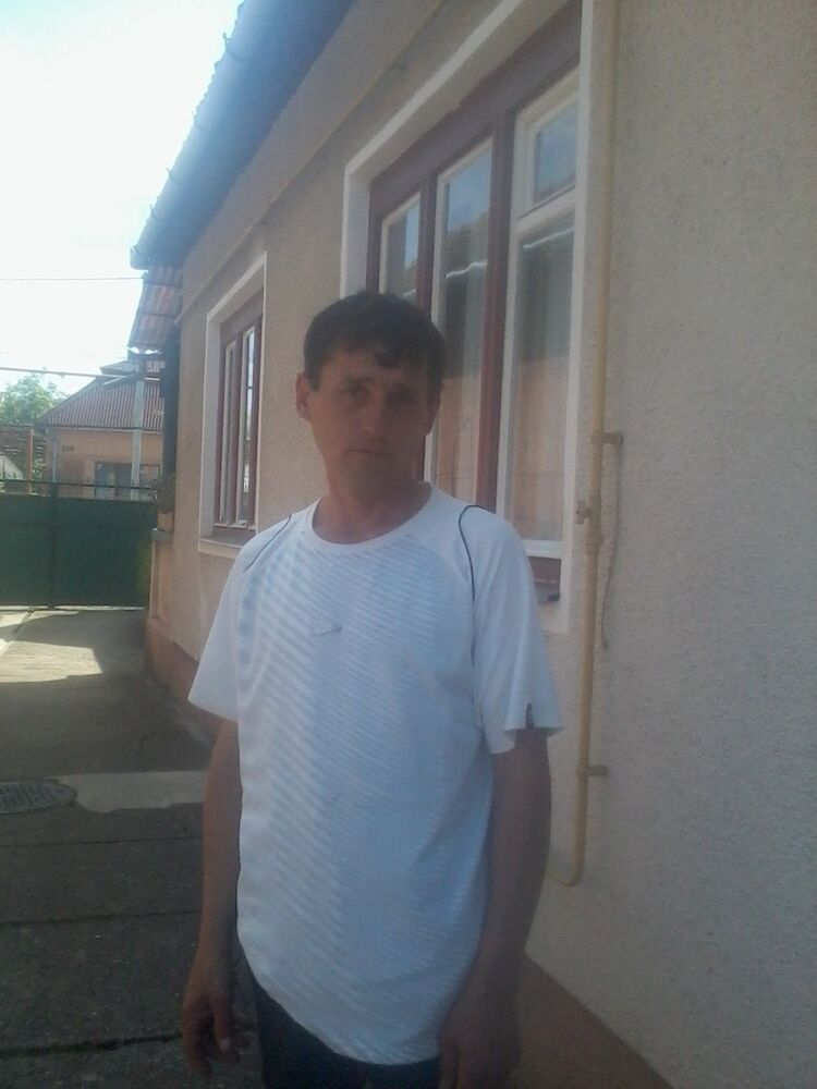  9538938  Sashs, 49 ,    