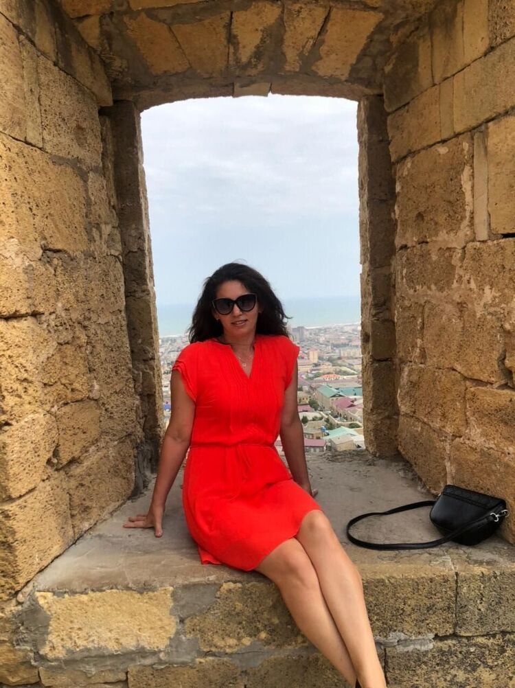  ,   Karmen, 40 ,   c 