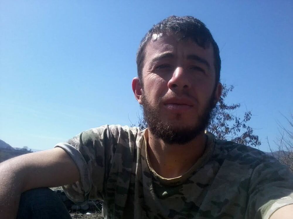  28737938  Leech, 37 ,    