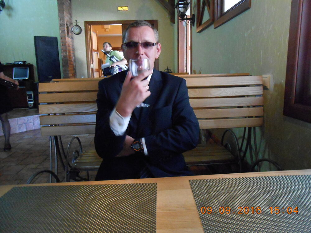  9024838  Dmitrii, 44 ,    