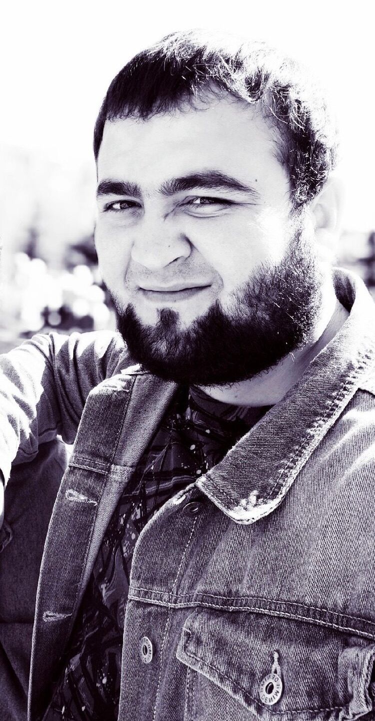  23705688  AMIR, 31 ,    