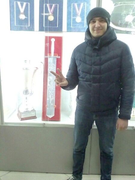  10691098  Esilov, 33 ,    