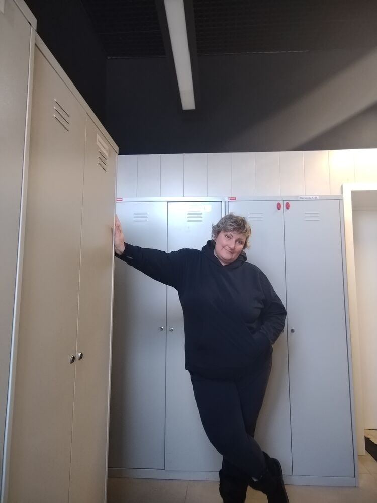  43131528  Anna, 49 ,    