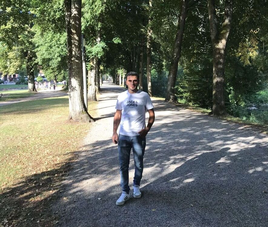  49198808  Yunus, 29 ,    