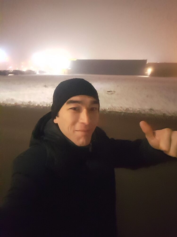  18306328  Azizbek, 34 ,    