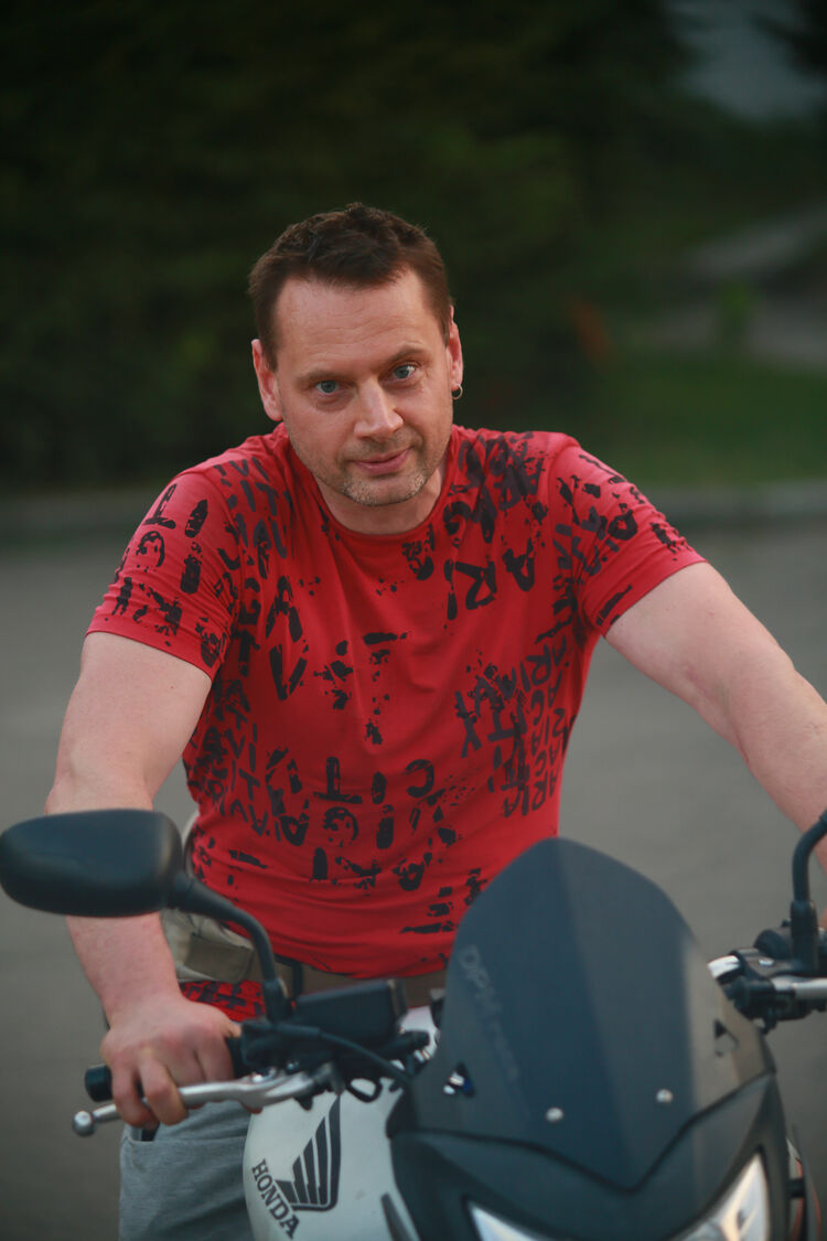  52985508  Vlad, 38 ,    
