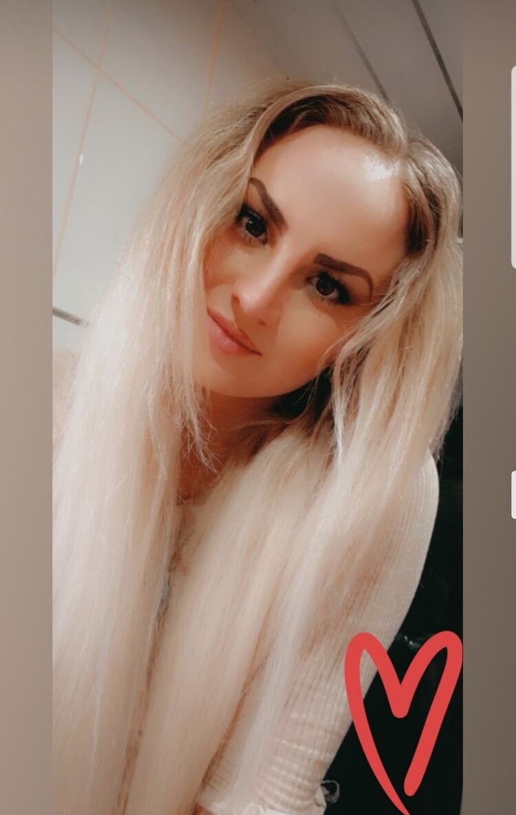  ,   Mariana, 27 ,   ,   