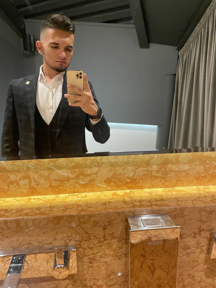  37124028  , 22 ,    -