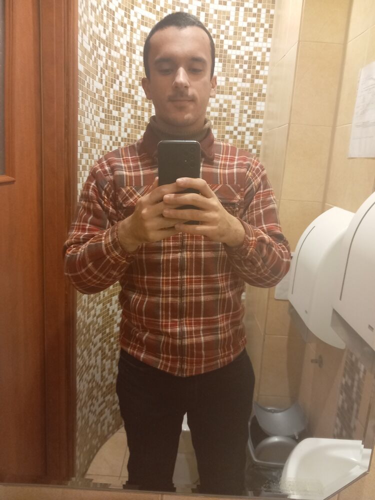  40526588  , 27 ,    