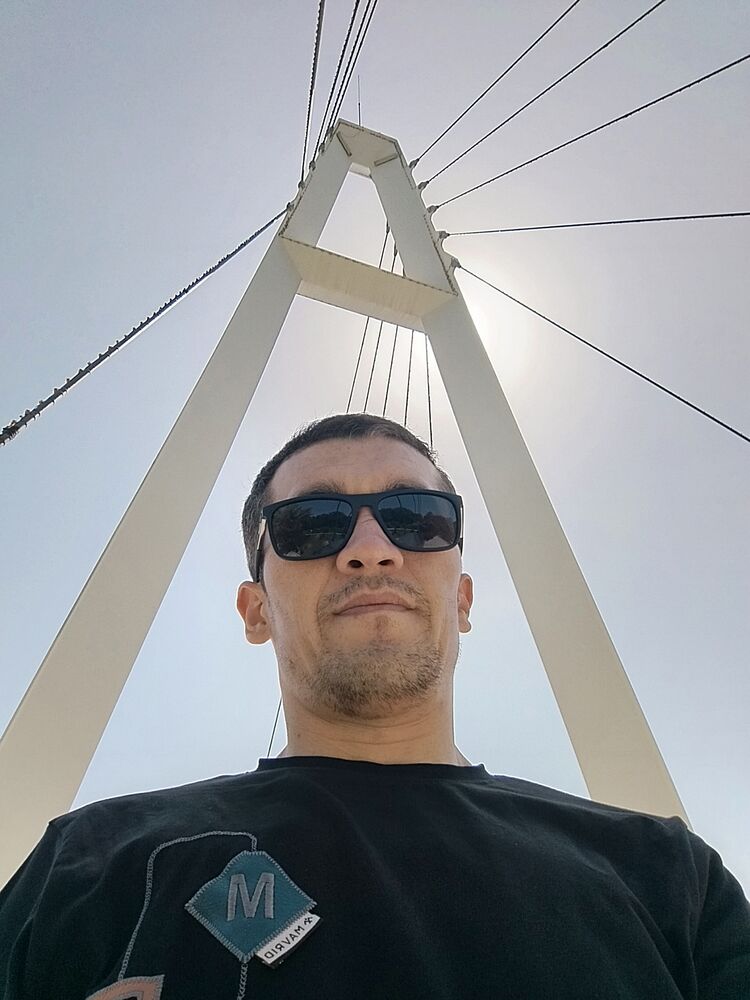  54289398  Umid, 36 ,    