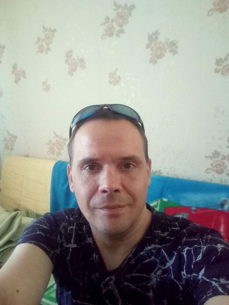  47420188  Pavel, 43 ,    