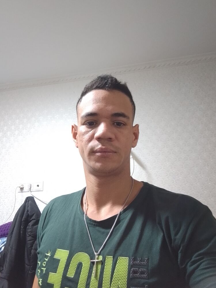  49846348  Reynuy, 29 ,    