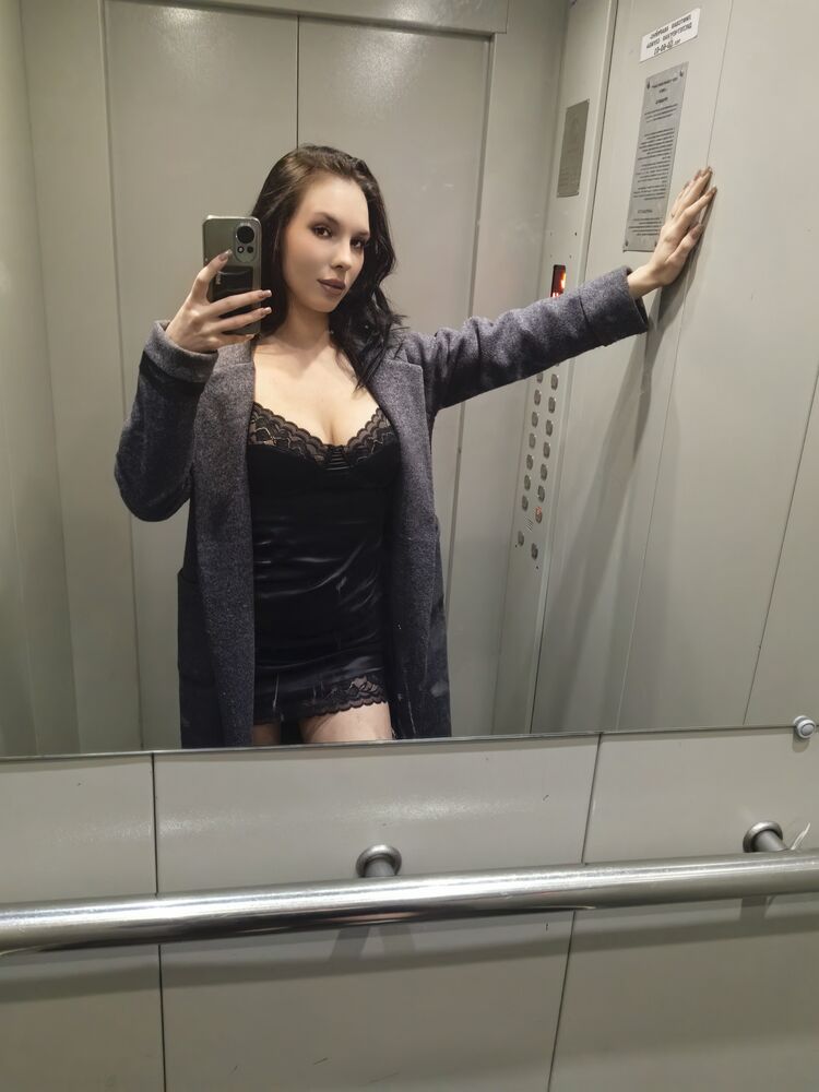  53989488  Lublytedaa, 19 ,    