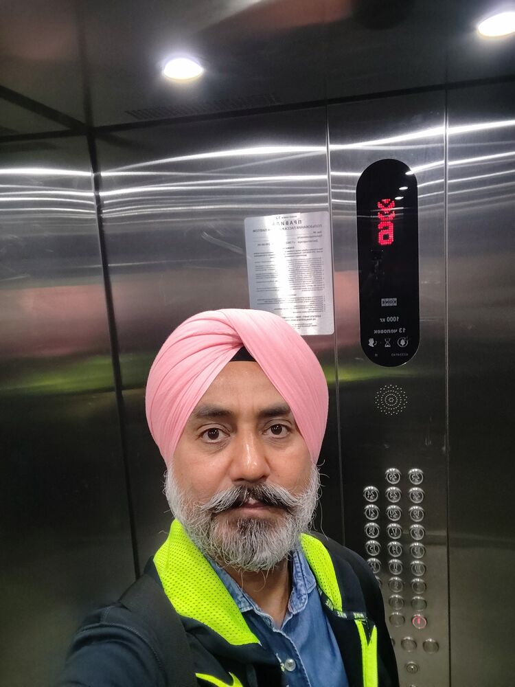  ,   Arvinder, 56 ,   ,   , c , 