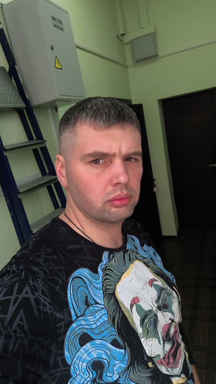  53786158  Maks, 34 ,    