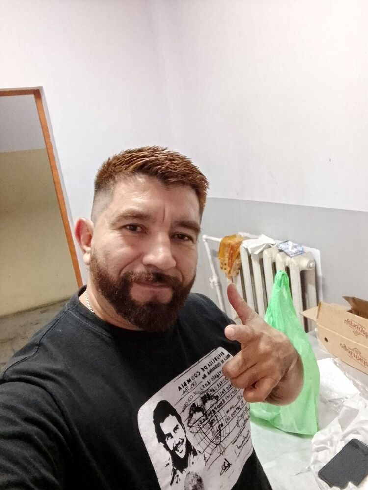  54369268  Frank, 39 ,    -