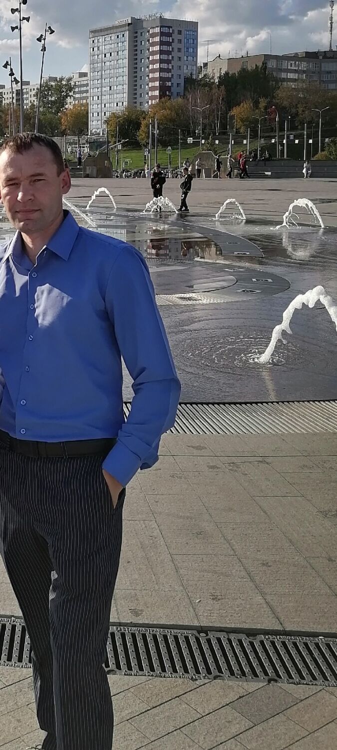  49047648  Aleksandr, 37 ,    