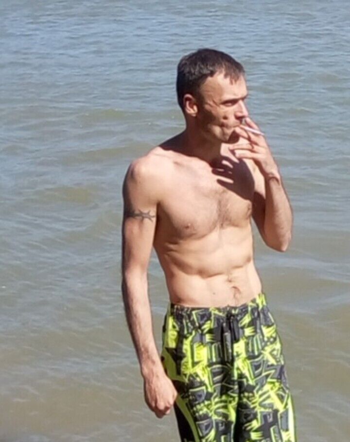  24680138  Pavelm, 46 ,    