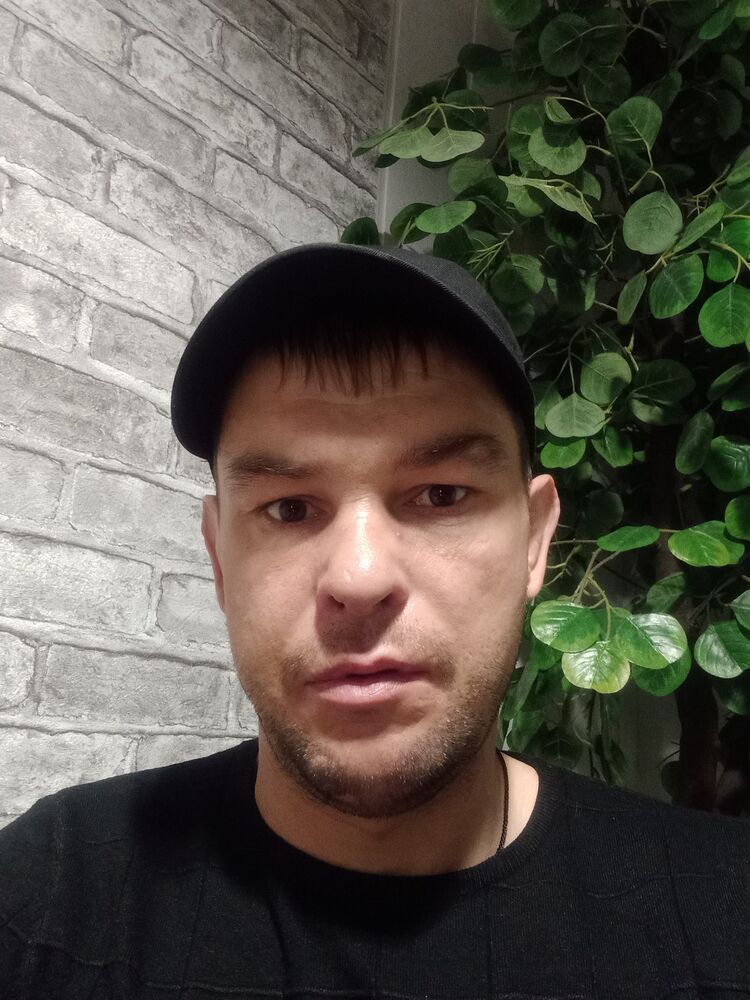  22873238  Alex, 41 ,    