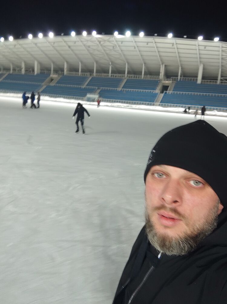  32224388  Vladimir, 37 ,    