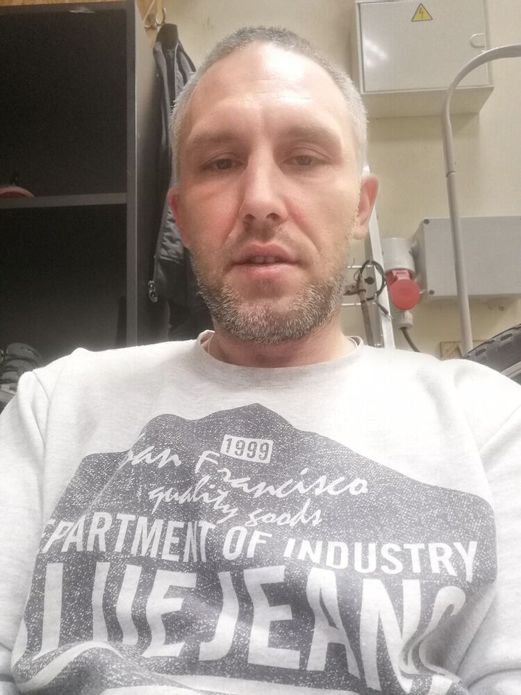  20065088  Aleksandr, 41 ,    