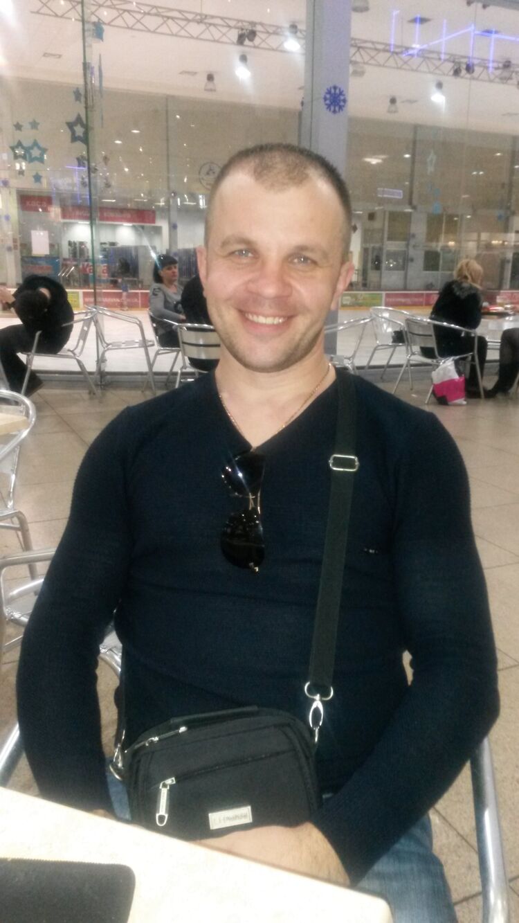  24119168  Andy_H, 42 ,    
