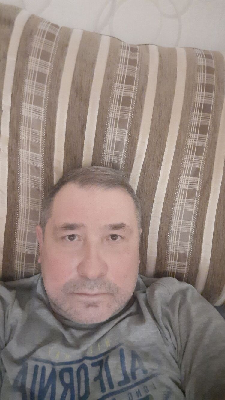  54660998  Pavel, 54 ,    