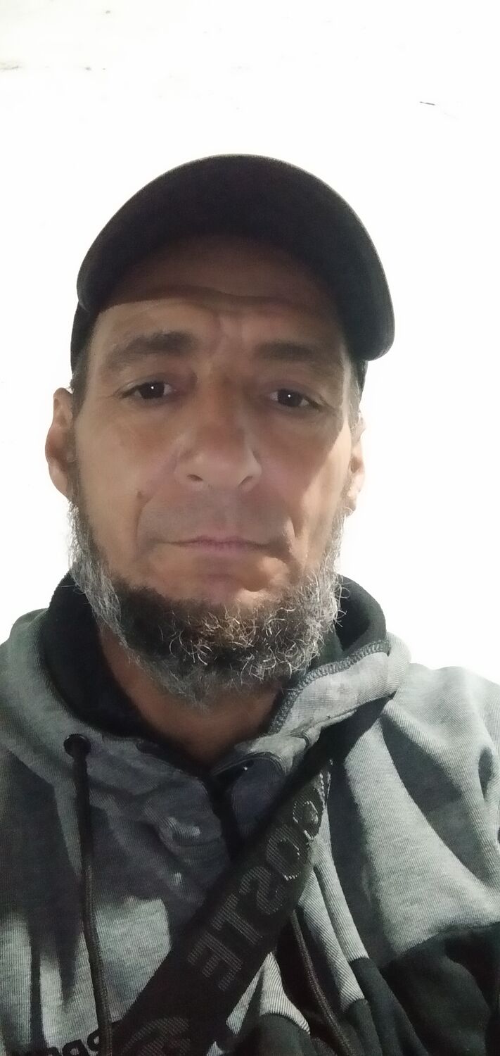  53844248  Zubeyr, 51 ,    