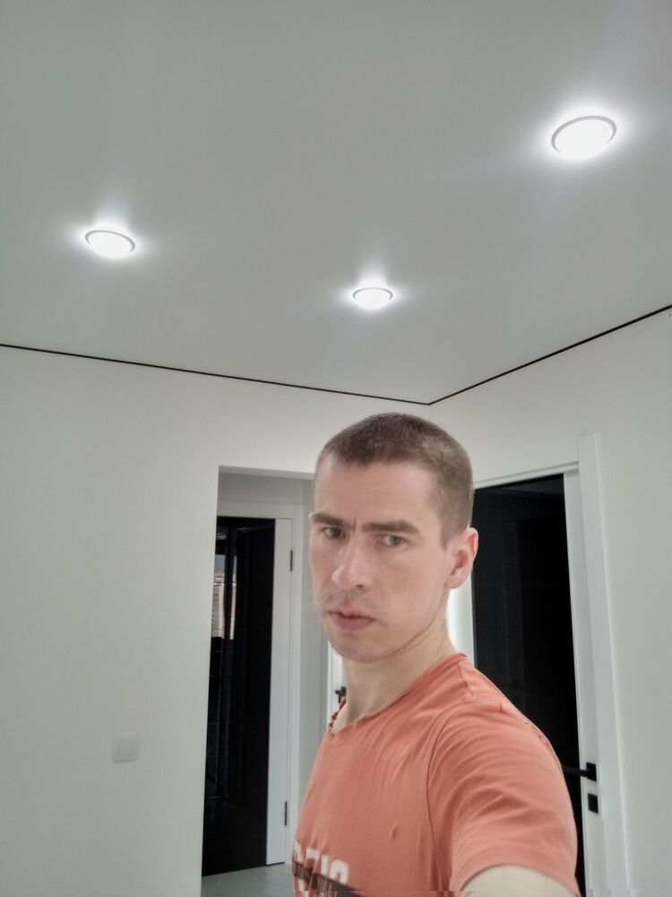  47109028  , 32 ,    
