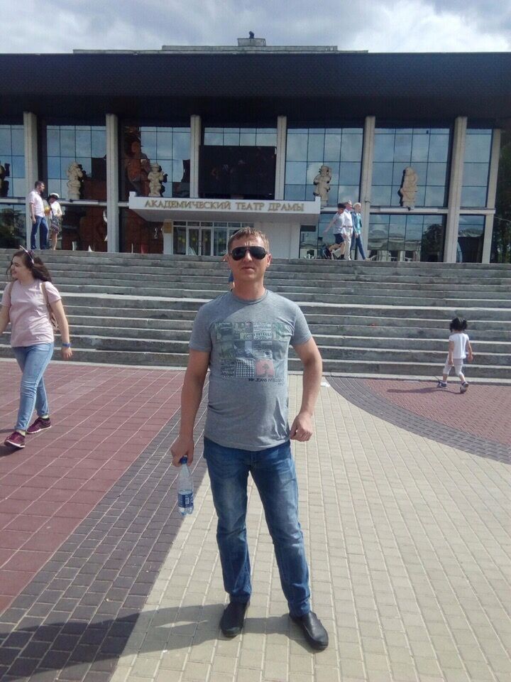  28142278  , 37 ,     