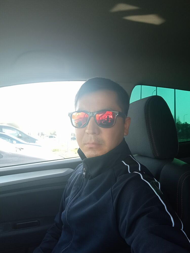  25861688  Azamat, 31 ,    
