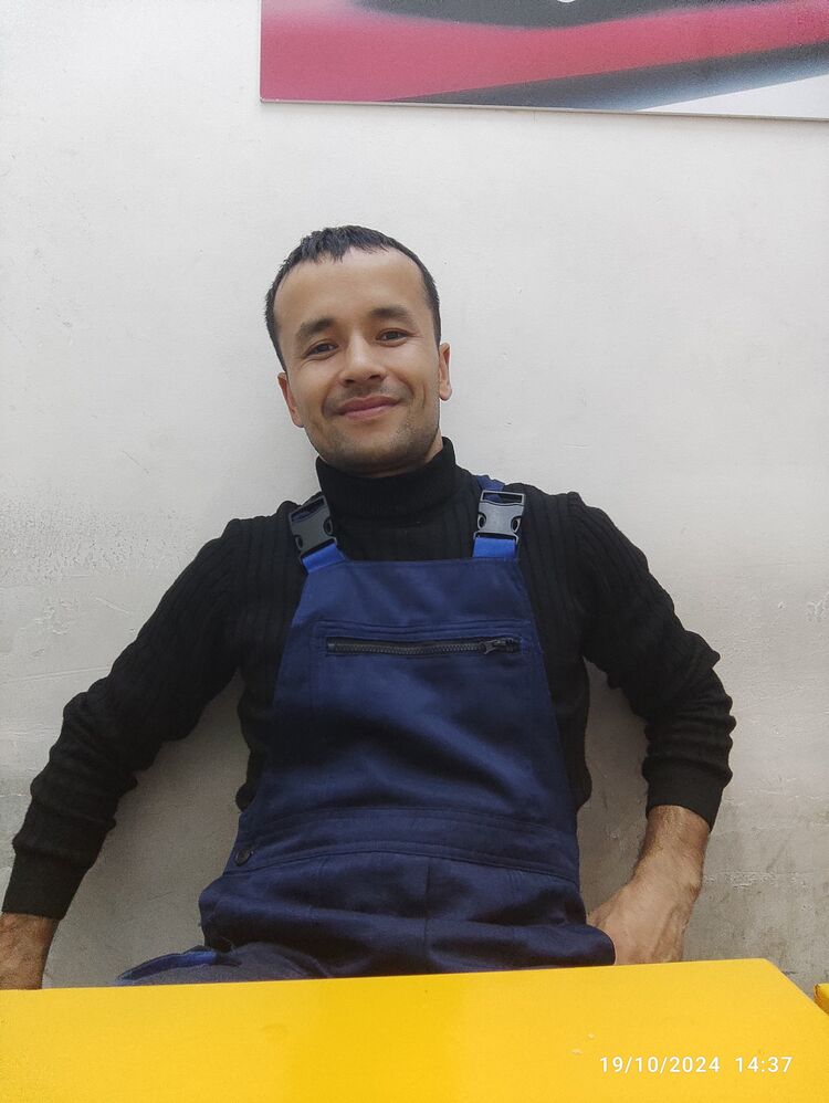  47060058  Jamshidbek, 25 ,    