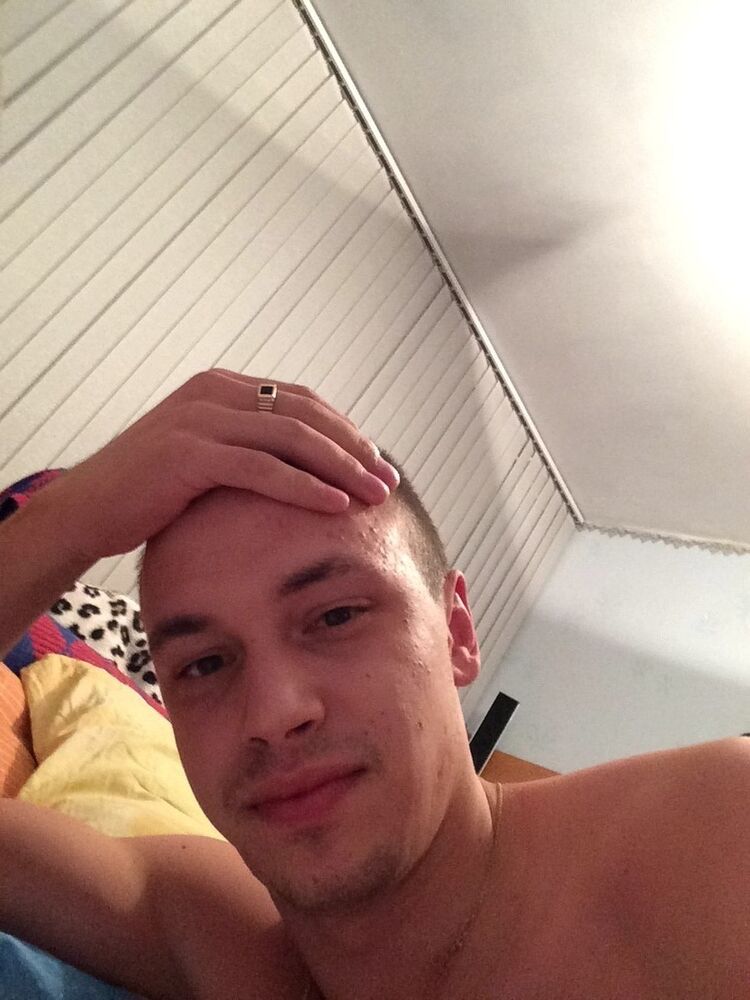  8398988  , 32 ,    
