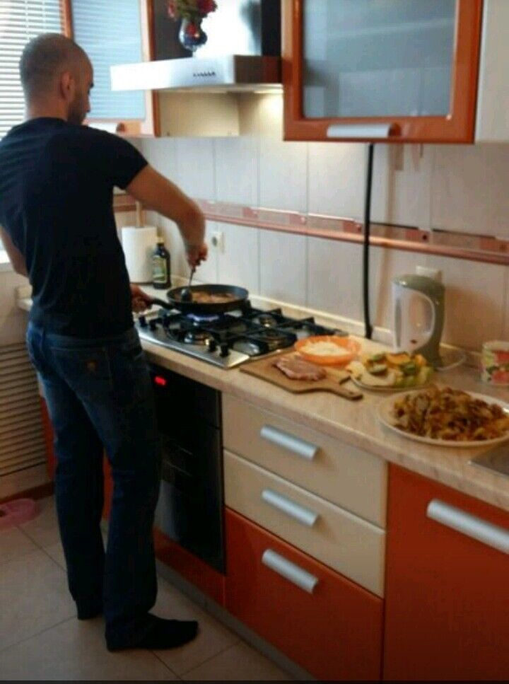  ,   Ruslan, 35 ,   ,   , c 