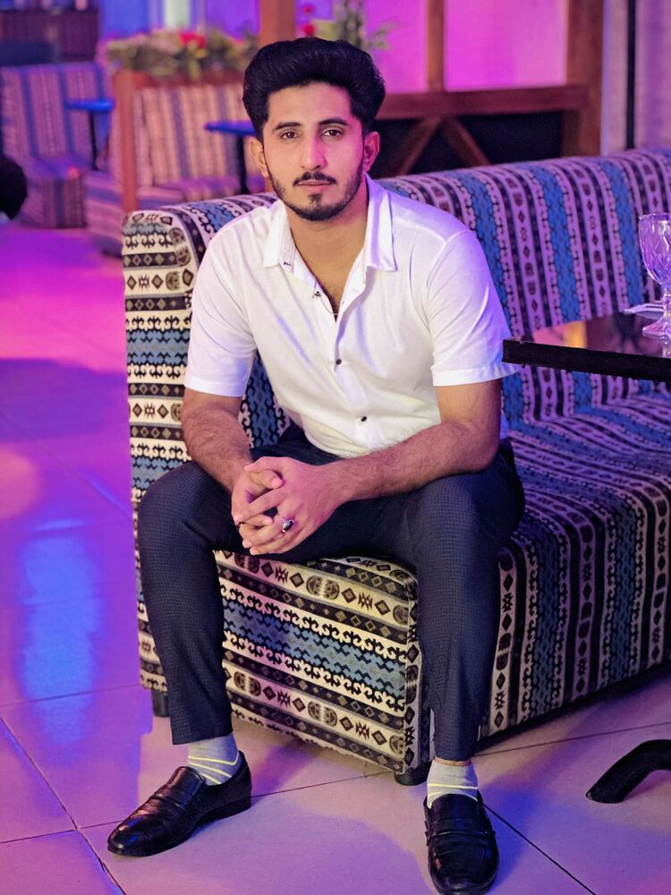  48089538  Ahmad, 22 ,    