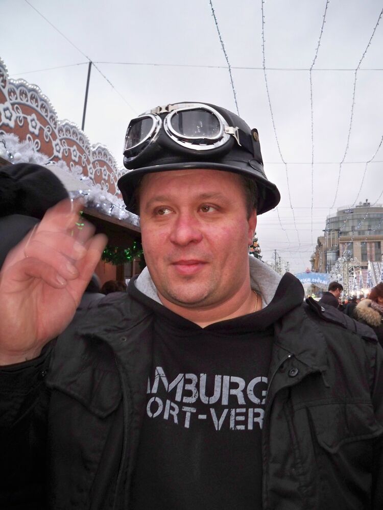  4007318  Viktor, 48 ,    -