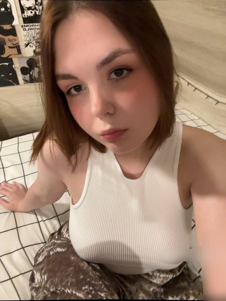  Acala del Rio,   Angelina, 19 ,     , c , 