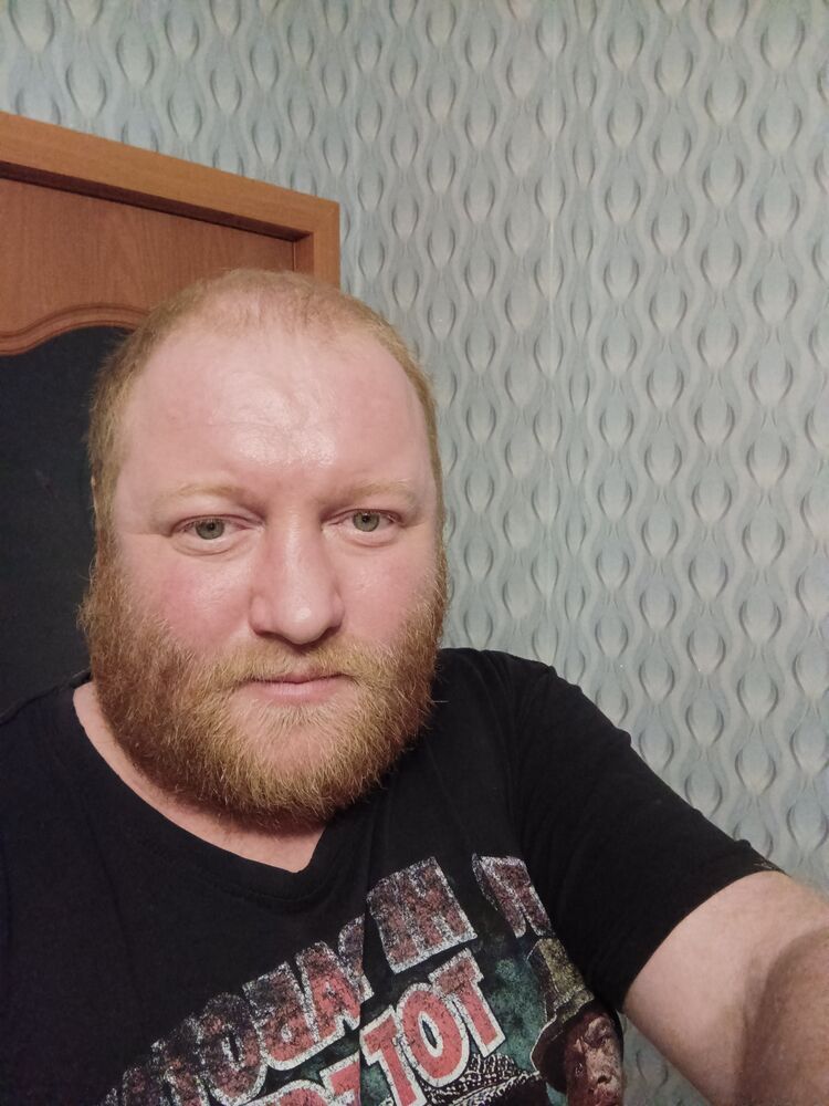  ,   Mihail, 39 ,   ,   