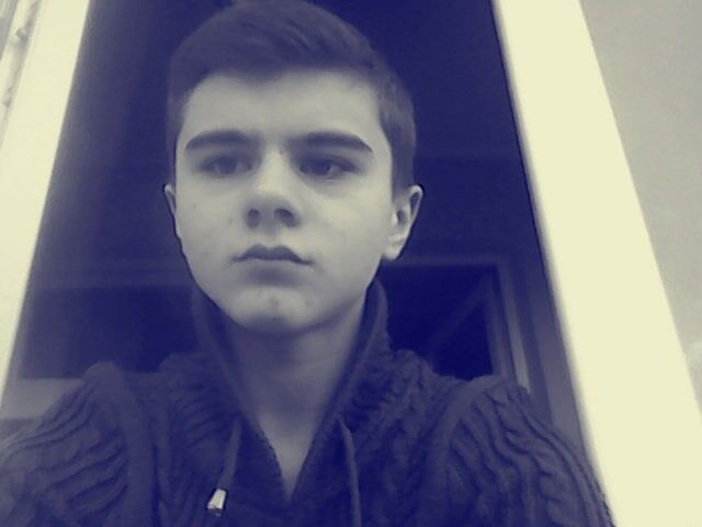  5902278  Anton, 28 ,    