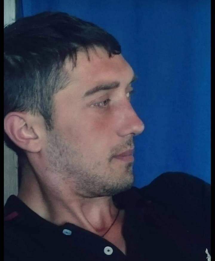  42948858  Irakli, 38 ,    