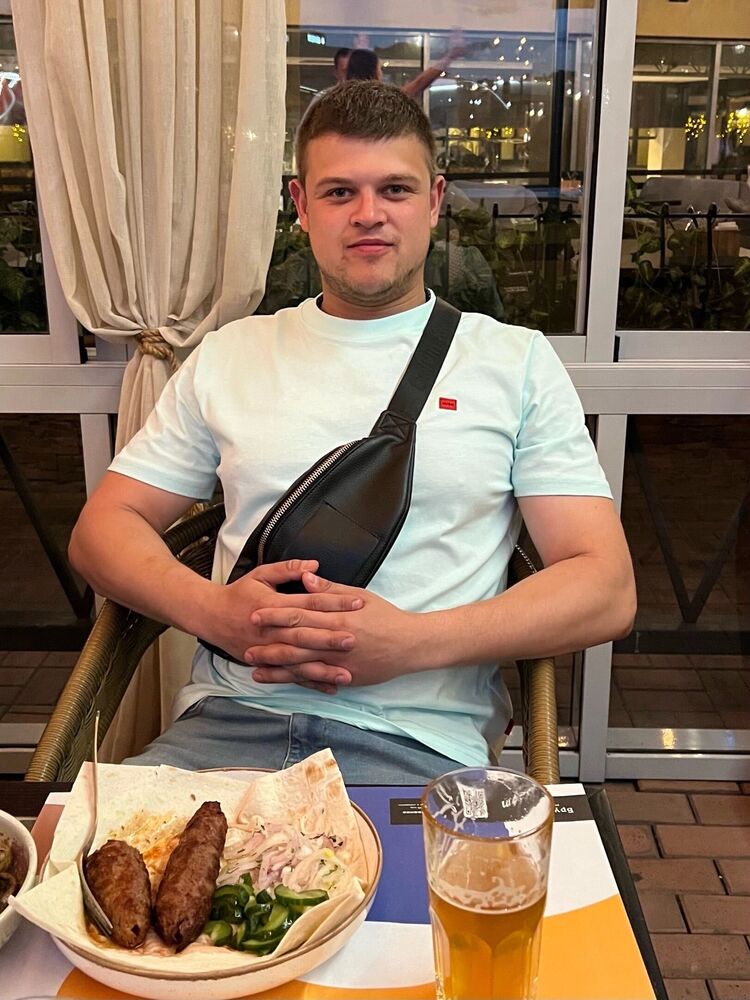  ,   Ilya, 31 ,   ,   , c 
