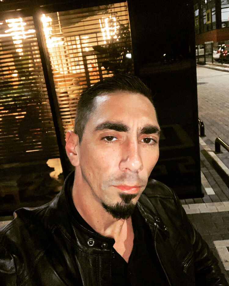  40571278  , 37 ,    