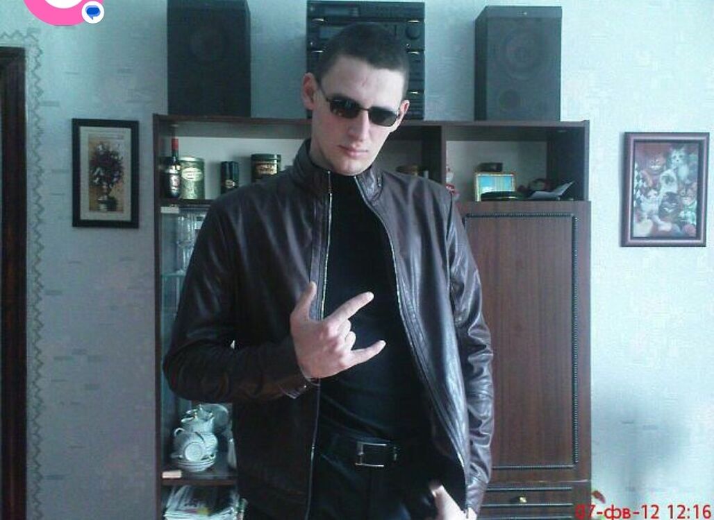  46049548  Denis, 35 ,    