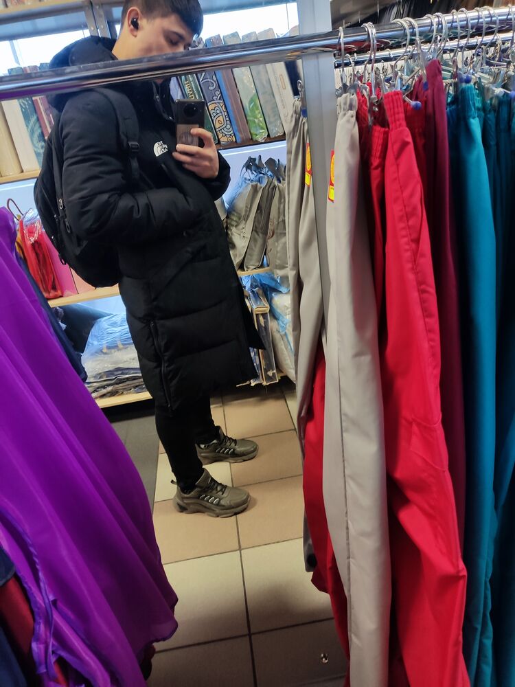  30435768  , 24 ,    -