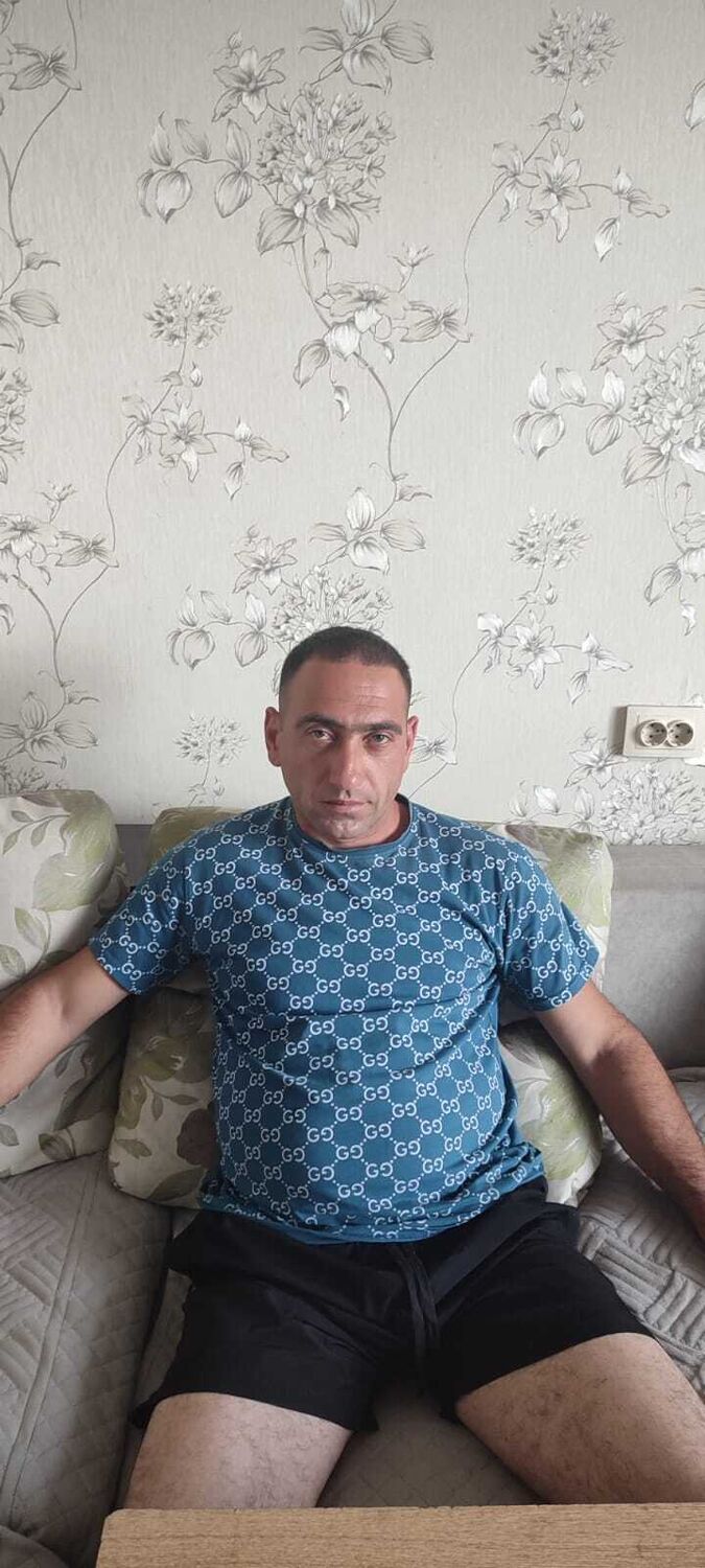  ,   Artur, 39 ,   ,   