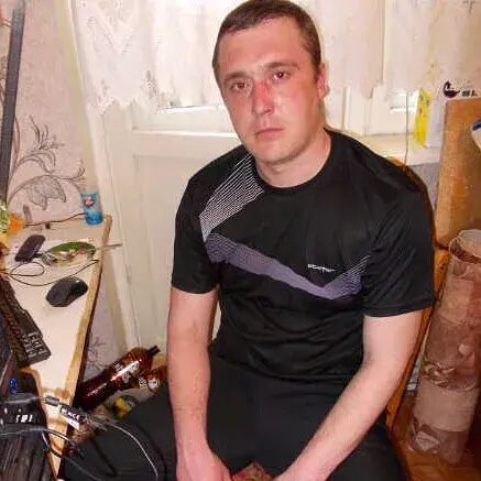  54586358  Denis, 41 ,    