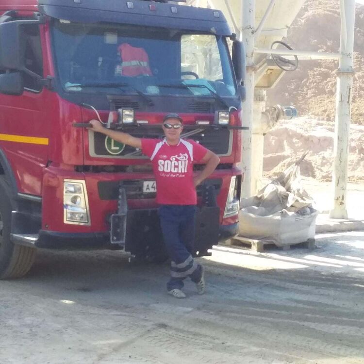  32995748  , 49 ,    