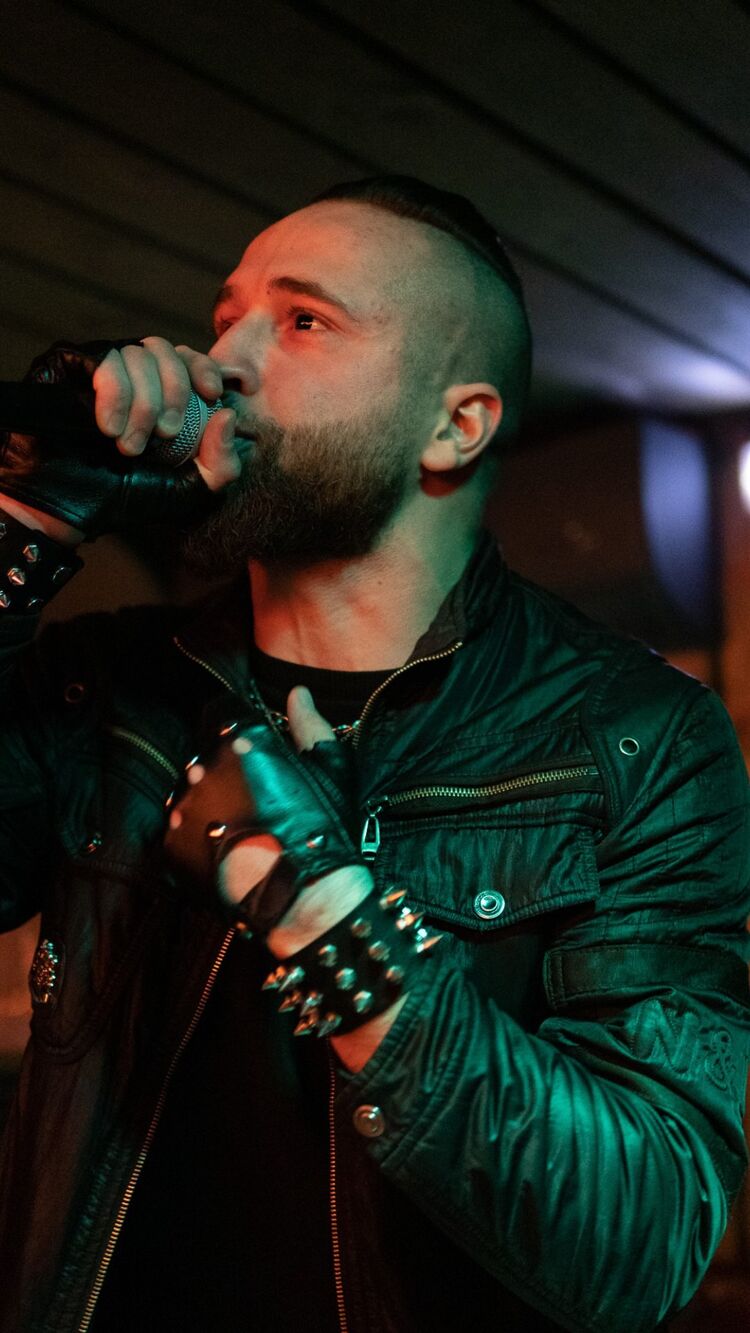  54325958  , 25 ,    -